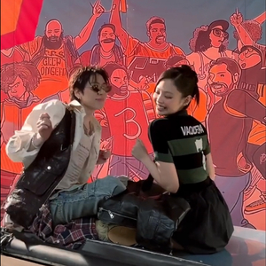 jennie和zico手势舞SPOT