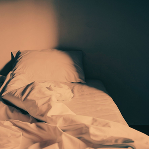 Messy room, light mind