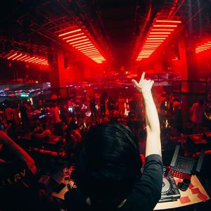 W&W-God is a girl（Jayden remix）