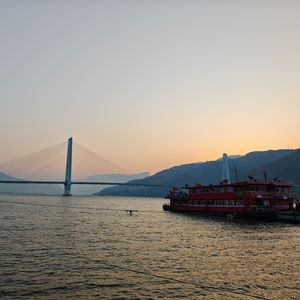 泛滥 伴奏