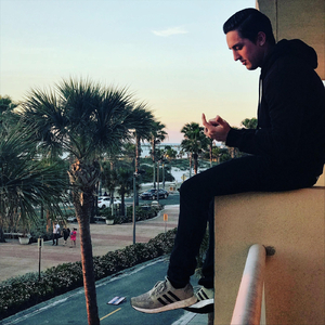 Paralyzed (feat. Xy)