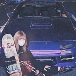 见过了花开 一个人在窗口上发呆