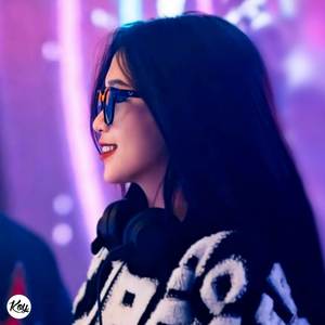 3in1 - Feel x Trang Trại Cần x She Never Know (Remix)