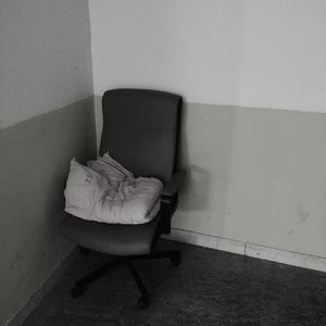 我缝合口舌，只等你来赦