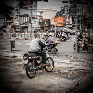 បងគ្មានសម្ភារៈនិយម លូយដូចគេ