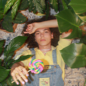 The Moon Is Hiding in My Room