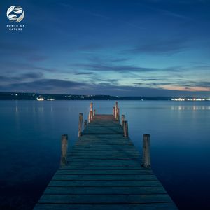 La Serenidad Del Lago Bajo La Luna Llena