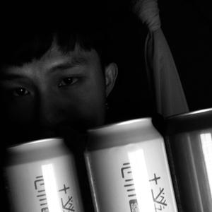 多想在平庸的生活拥抱你