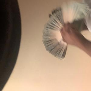 Fingers Greasy (feat. Ninichasin, Robdahud & Ynb up)