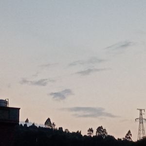 我坐在火车的窗旁 伴奏