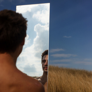 Нічого не вартий