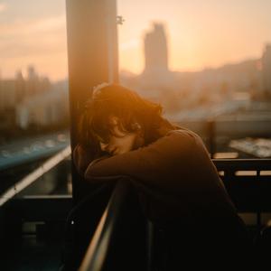 悲伤的时候抹去眼泪