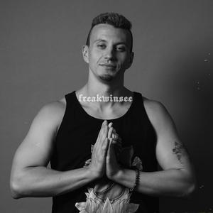 freakwinsee (feat. Julian Fatsound)