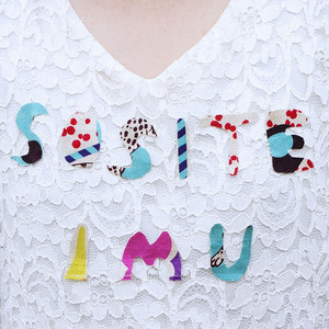 黒い空と散らばる星と