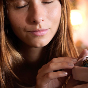 Chuchotements Respirants Sur Les Bijoux