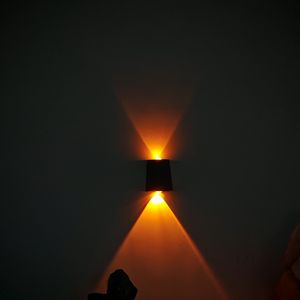 废墟里开出花朵