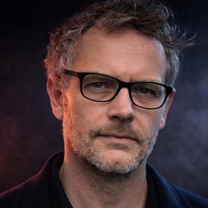 Microfoon Uit (Over Rogier Kahlmann)