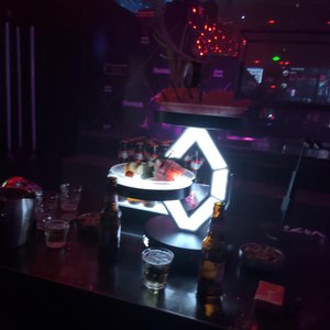 抛下凡尘抛下愁