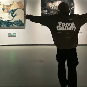 白天鹅与灰乌鸦