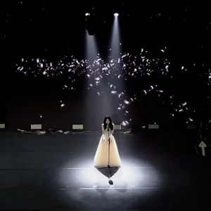 越过山丘（live）