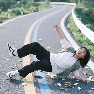 一路上跌跌撞撞