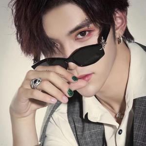 东西（翻自 林俊呈）