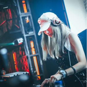 百花香 (DJ女版) (翻自 魏新雨)