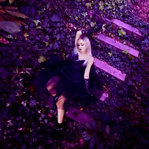 Wear Me Out (feat. Mary Mortem)