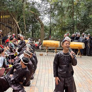 王小位-月亮山姑娘（汉语版）