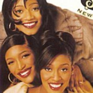 Weak (feat. Vlonetray)