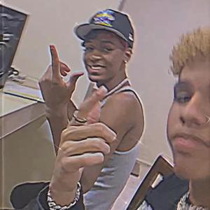 LEO (feat. Luisy Bronx)