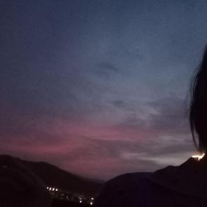 她