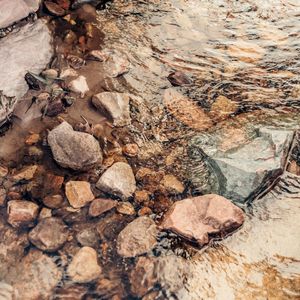 小艾同学播放一首适合睡觉听的轻音乐（小提琴）