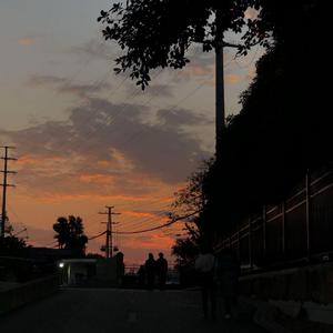 沿着星河去见你