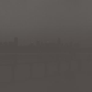 一杯过期的牛奶