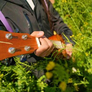 《初声·八字》