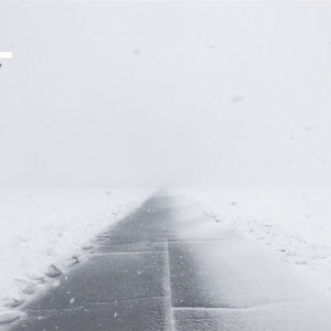 白い闇 White Darkness