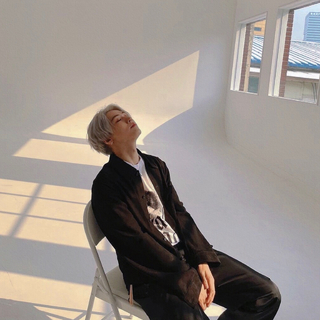 「韩国乐队」狭隘棚屋里 飘曳的心意气球