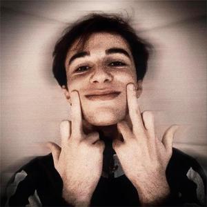 拦不住要走的风 也抱不住整片天空