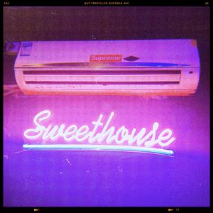 带你在粉色的海滩边散步