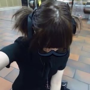灰色哑剧