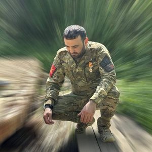 За парней