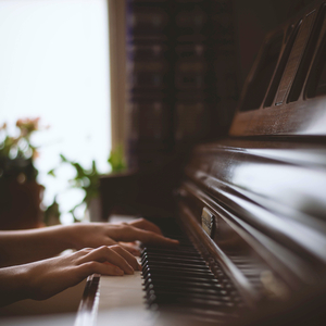 Kringsatt av fiender (Klaver version)