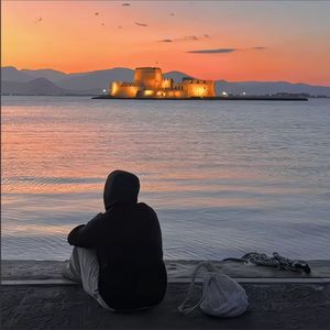 总有一天你会出现在我身边