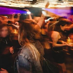 ⁠⁠Lonely Doesn’t Mean Broken ((respirar sin miedo Version))