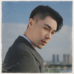 01我愿意02最爱是你03我们之间两个世界04九百九拾九朵玫瑰05不让你看见我哭泣06缠绵07想说08为爱落泪09谁教我是真的爱你10 BACK HOME 11想找一个地方12情人的眼睛13天涯14背包15执迷不悟 组曲