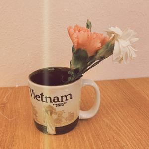 原来我们一直牵手的名字他叫做孤独(伴奏版)