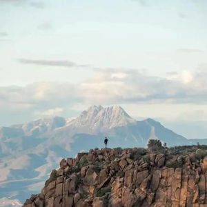 在自由的天空里