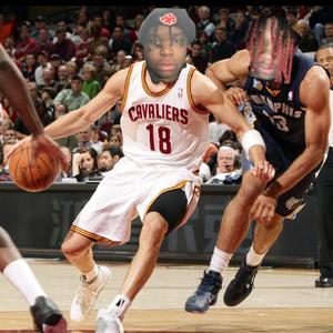 GreyHound (feat. 5Stixkzz)