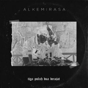 Tiga Puluh Dua Derajat